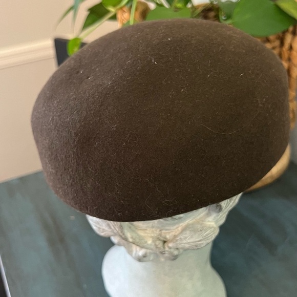 Nine West Hat Corp Women’s 100% wool beret in brown hat with trim. main image 7